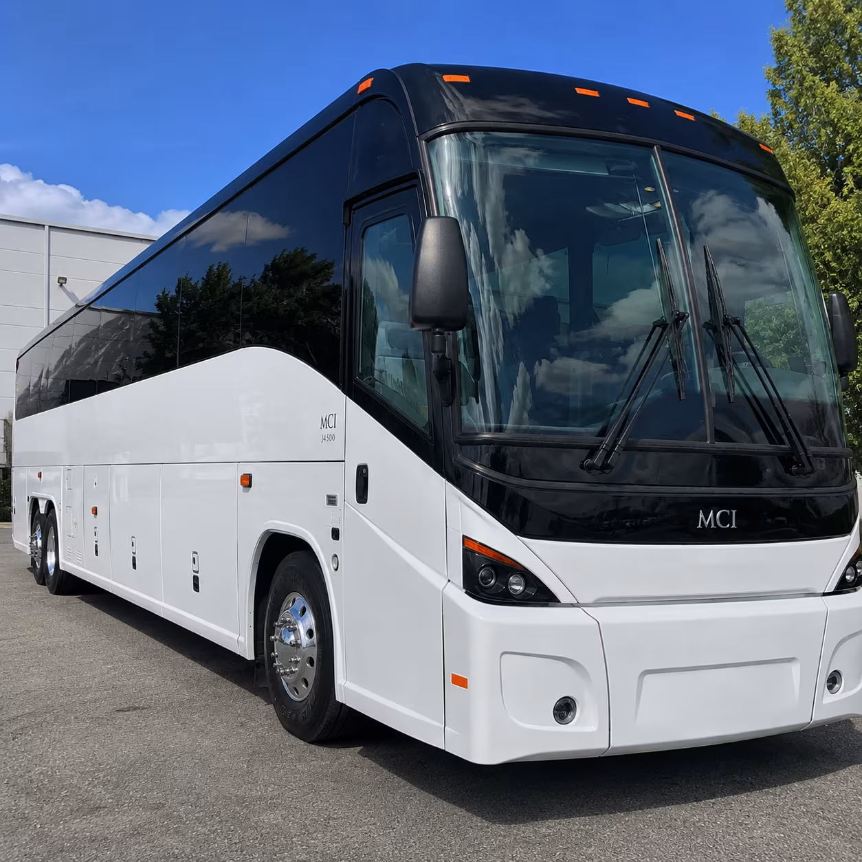 airport shuttle buses to and from portland international airport pdx