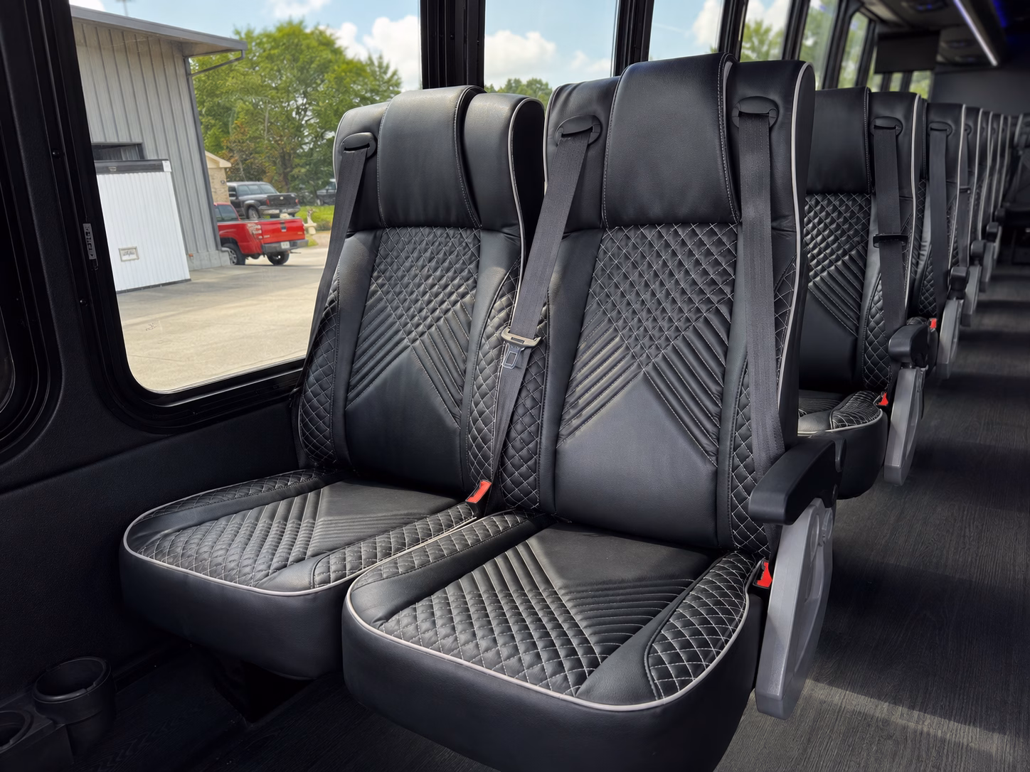 charter buses for large lacey weddings at venues like nisqually springs golf club