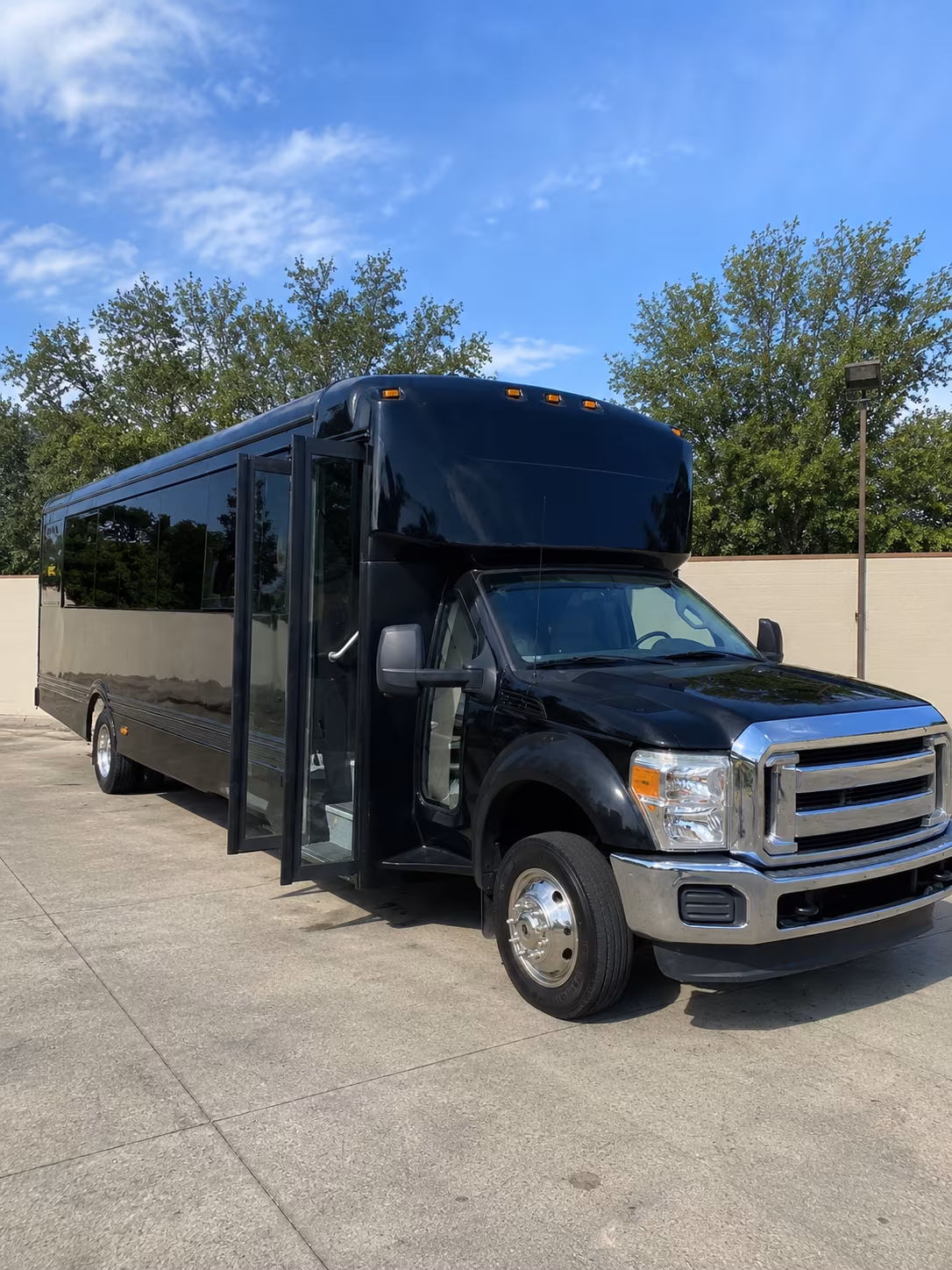 lacey 20 passenger party bus